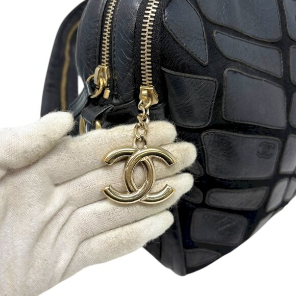 CHANEL Vintage CC Logo Crossbody Bag Lambskin Jersey Scales Leather [106390] - Picture 14 of 16